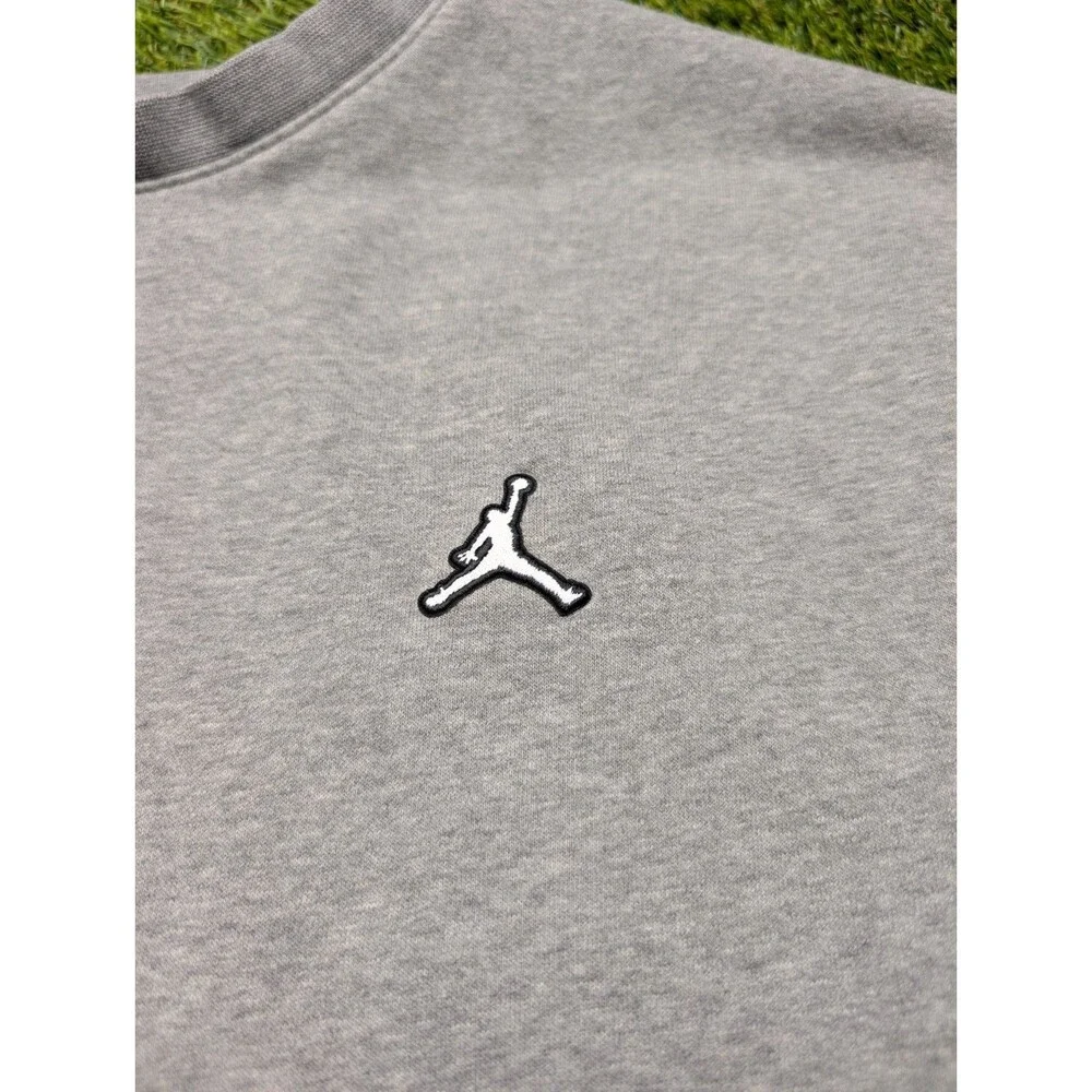 Nike Air Jordan Jumpman Sweatshirt Mens Size XL Gray Logo Essential Crew Fleece
